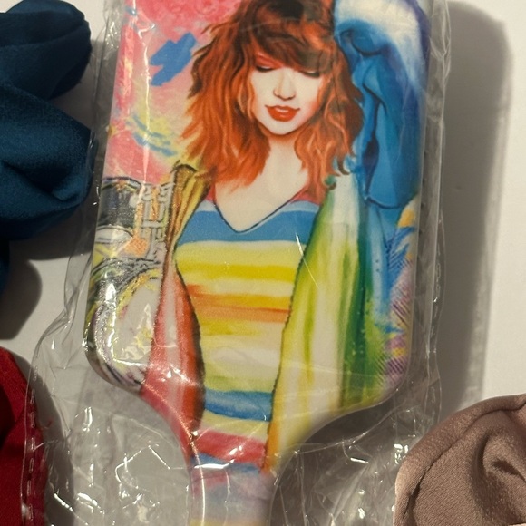 NWT  Colorful Graphic pop star Hairbrush for Girls and Women. Rainbow 🌈 Colors - Picture 1 of 5
